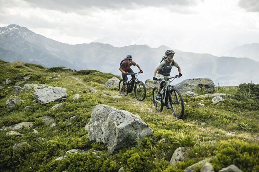 Ride and tasting at the summit by electric mountain bike