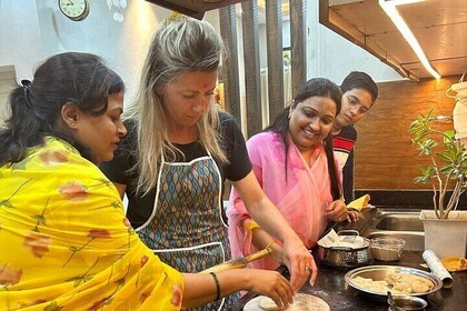 Cooking Class with Indian Family in Pink City Jaipur