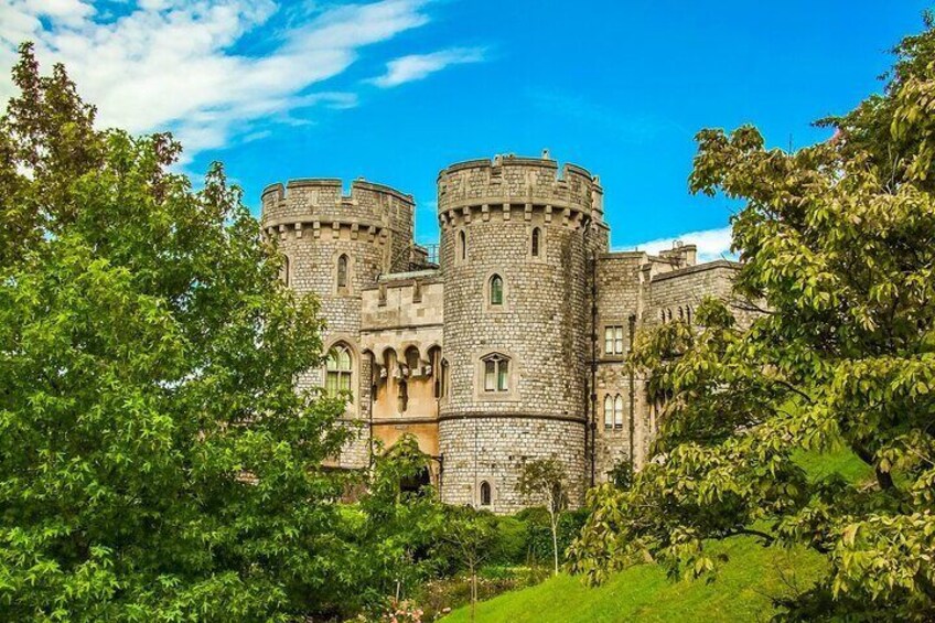 Private Day Trip in Arundel Castle Splendor from London