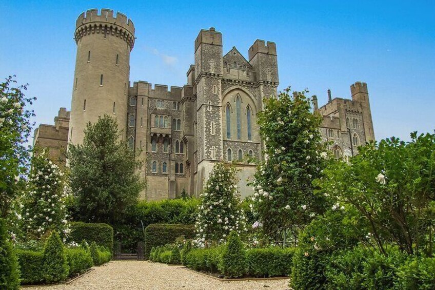 Private Day Trip in Arundel Castle Splendor from London