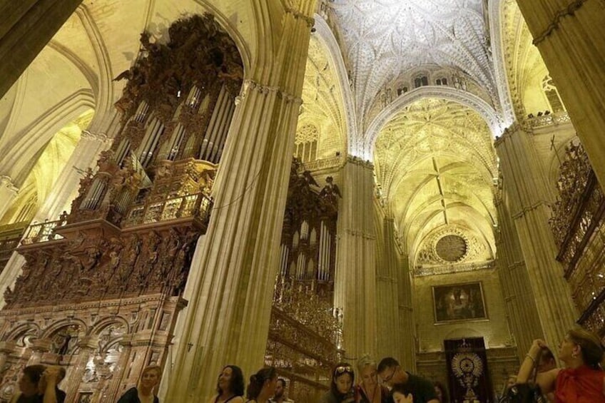 Discover a hollow mountain that houses one of the most important art collections in Spain