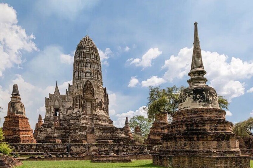 3 Hours Heritage Ayutthaya Bus Tour to Famous Temples