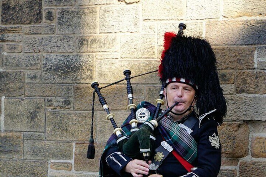 Architectural Edinburgh Private Walking Tour with a Local Expert