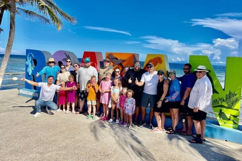 Enjoy an unforgettable family vacation in Roatán.