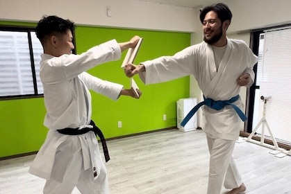 Karate Experience Class for Tourists in Kobe