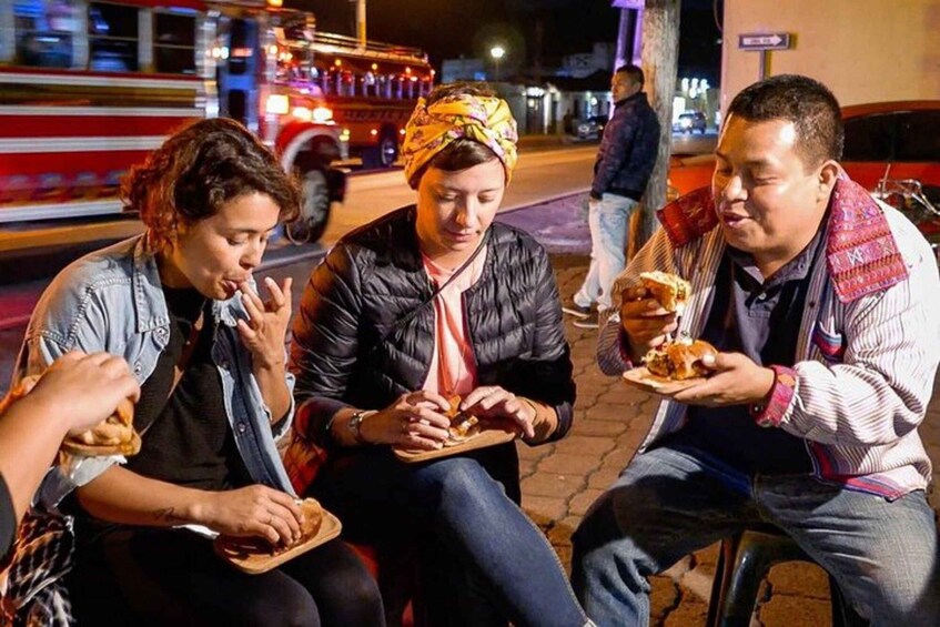 Antigua: Private Evening Street Food Tour with Dinner