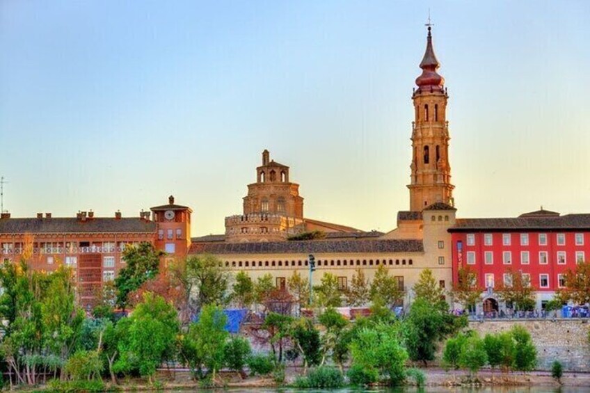 Zaragoza: Must-See Attractions Private Walking Tour