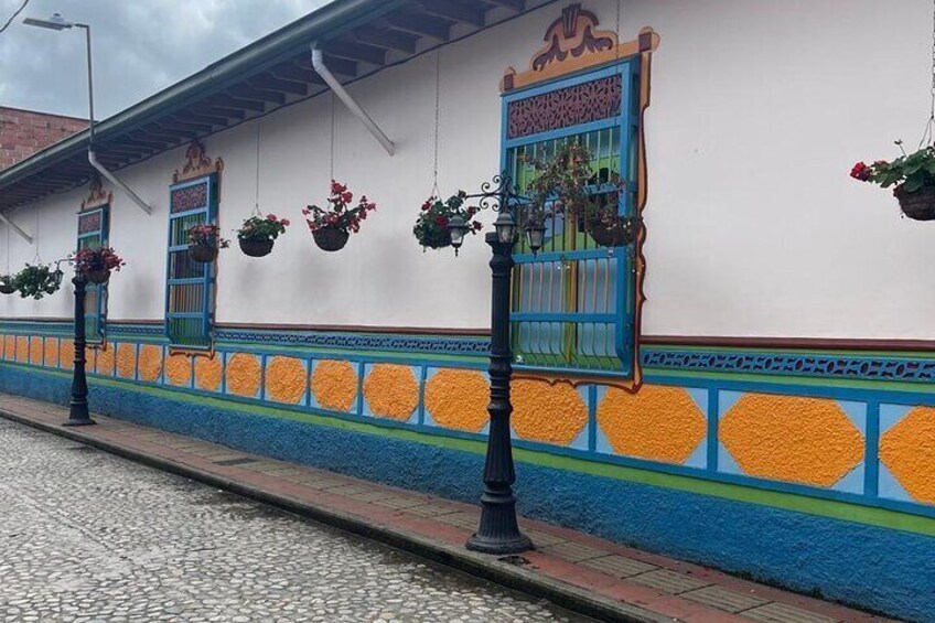 Guided tour to Peñol de Guatapé from Medellin