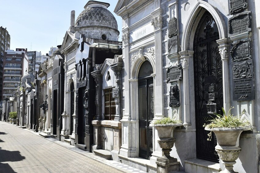 Buenos Aires: Evita's Recoleta Legacy In-App Audio Tour