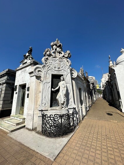 Buenos Aires: Evita's Recoleta Legacy In-App Audio Tour