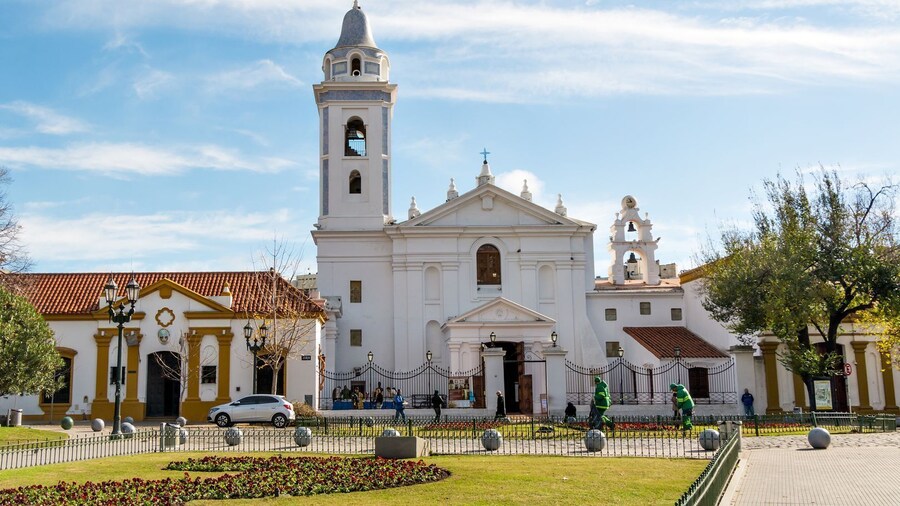 Buenos Aires: Evita's Recoleta Legacy In-App Audio Tour