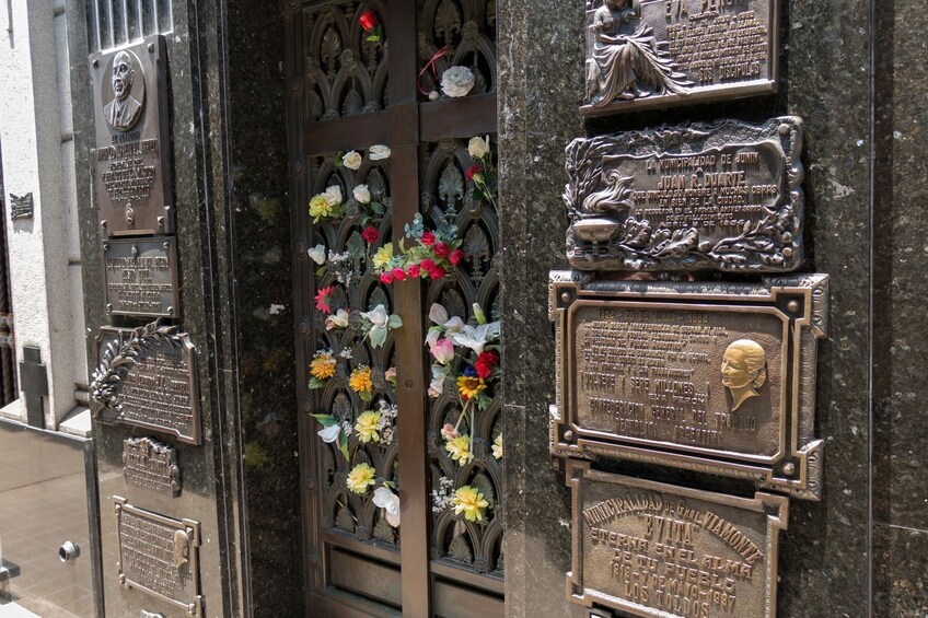 Buenos Aires: Evita's Recoleta Legacy In-App Audio Tour