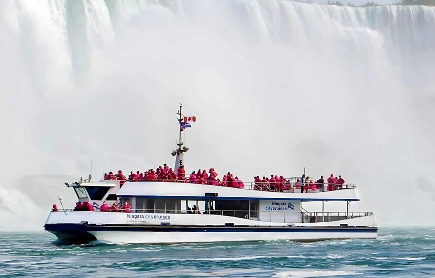 Toronto: Niagara Falls Tour with Skip-the-Line Boat Tickets