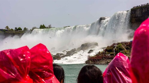 Toronto : Niagara Falls Tour avec Skip-the-Line Boat Cruise