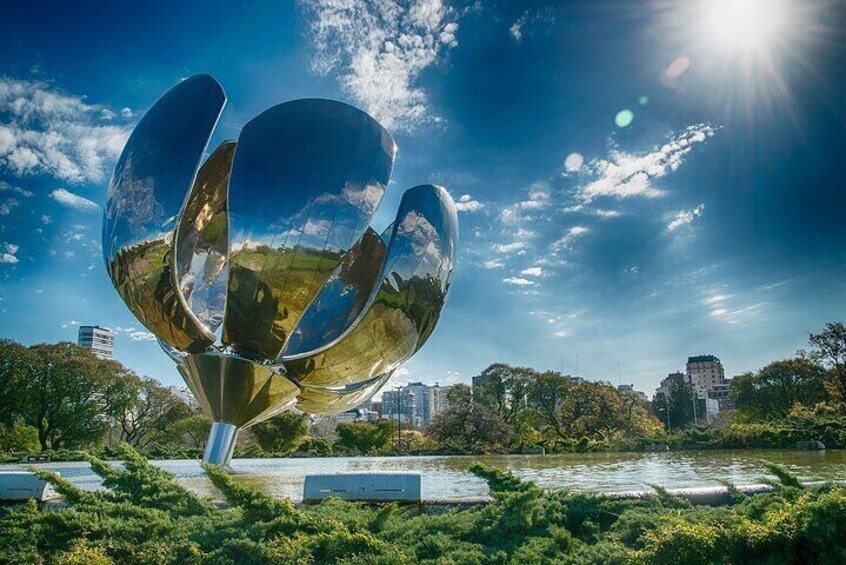 Floralis Generica