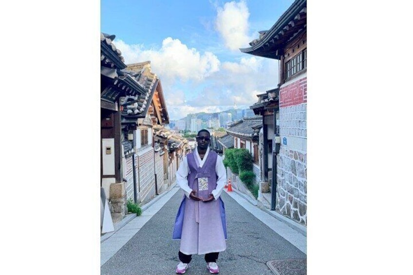 Gyeongbokgung to Bukchon in Hanbok Photography Walking tour