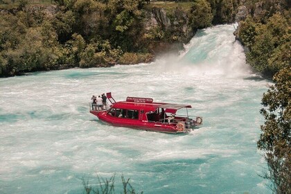 Wai-O-Tapu Rotorua & Huka Falls River Cruise Tour from Auckland