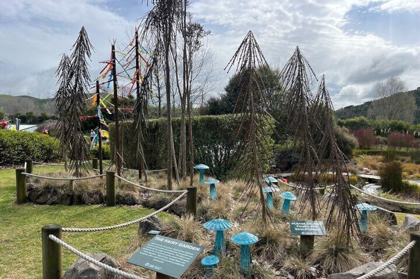 LAVA GLASS GARDEN, TAUPO