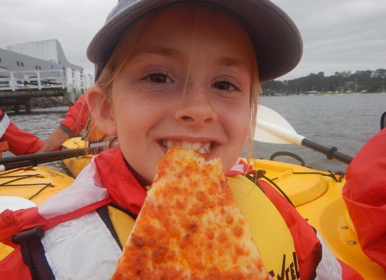 Pizza Paddle - Dinner Kayak Tour in Batemans Bay