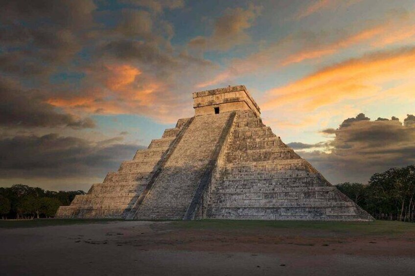 Chichén Itzá and the Enchantment of the Magical Towns in Merida Tour