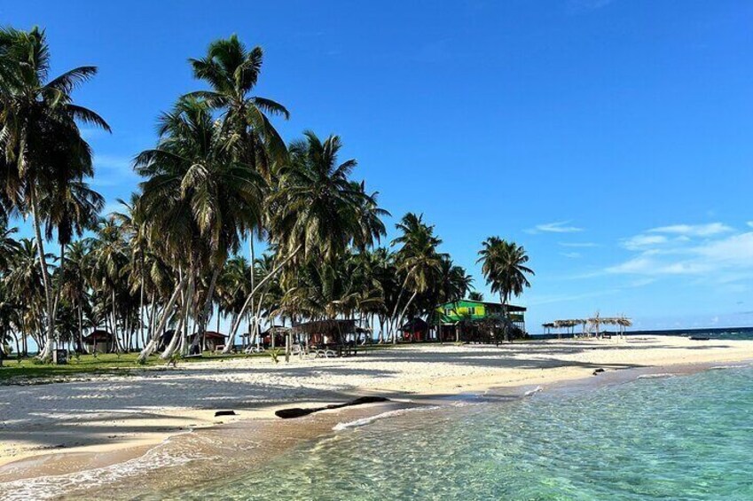 San Blas: Private Tour to the Panamanian Paradise with lunch