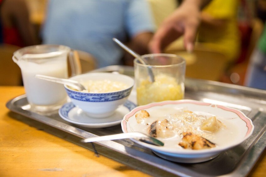 Hochiminh: Taste Of The Night Tour with Foot Massage
