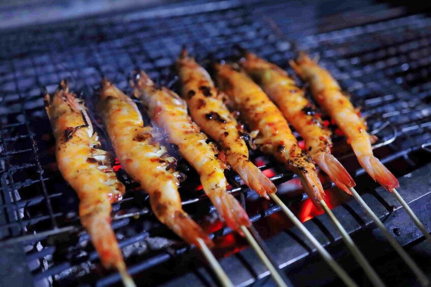 Hochiminh: Taste Of The Night Tour with Foot Massage