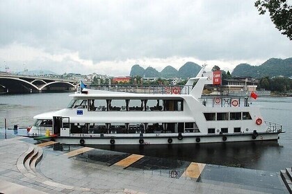 Full Day Luxury Boat Cruise Li River and Yangshuo Private Tour