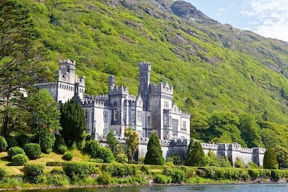 Connemara and Galway Private Chauffeur 2 Days Tour from Dublin