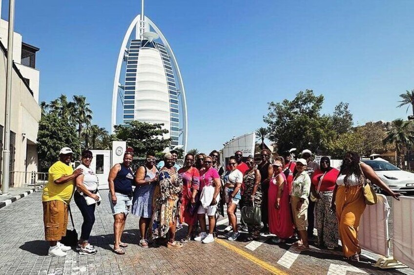 Photo stop with view of Burj Al Arab