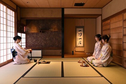 Kyoto - en dag Teceremoni med kimono och fotografering