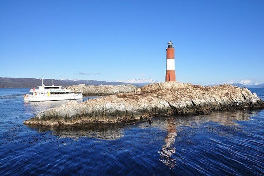 Wolves Birds Navigation and Les Eclaireurs Lighthouse in Ushuaia