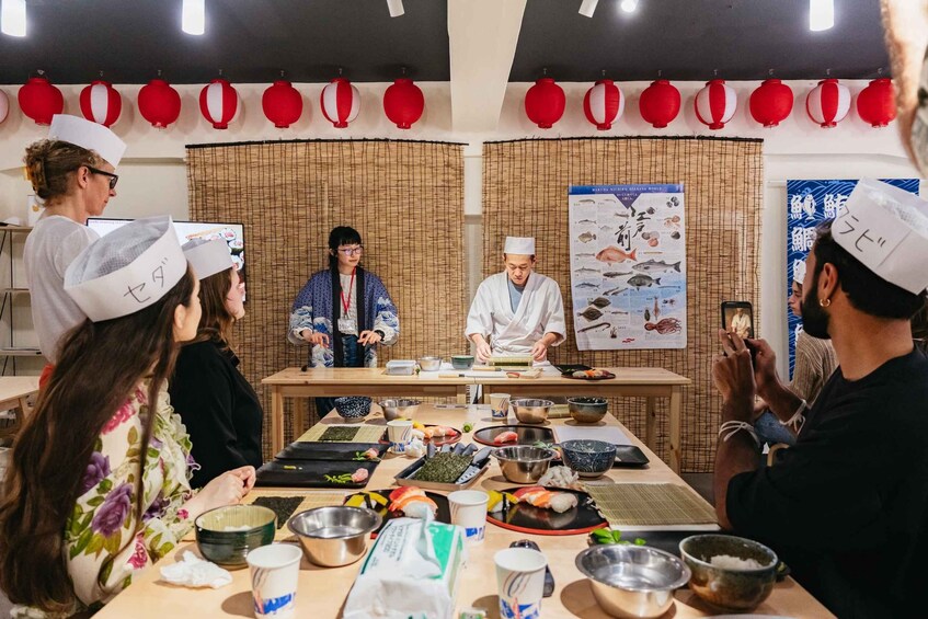 Tokyo: Tsukiji Fish Market Sushi Making Class with Pro Chef