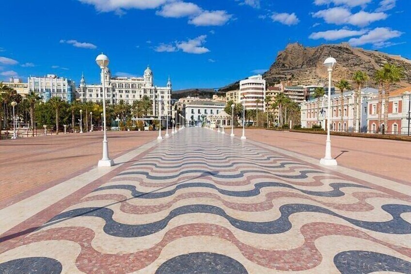 Private Walking Tour in Alicante