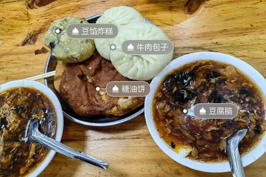 Beijing small group Morning Breakfast tour at local restaurants.