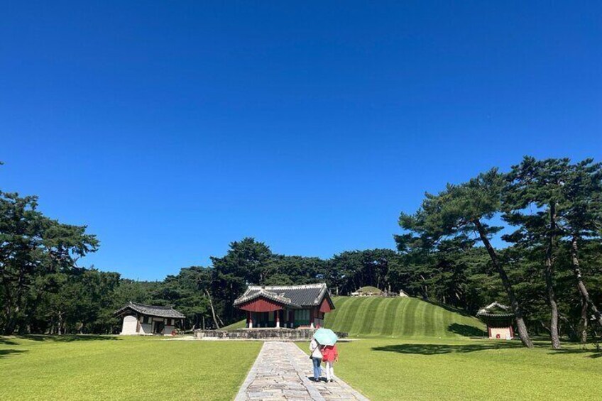 UNESCO Namhansanseong, Royal Tomb & Icheon Tour fr Seoul(EG Tour)