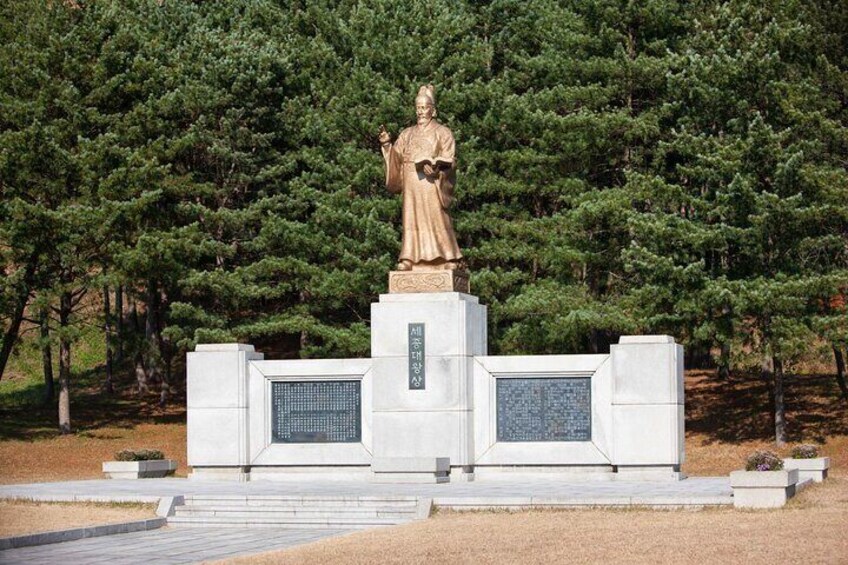 UNESCO Namhansanseong, Royal Tomb & Icheon Tour fr Seoul(EG Tour)
