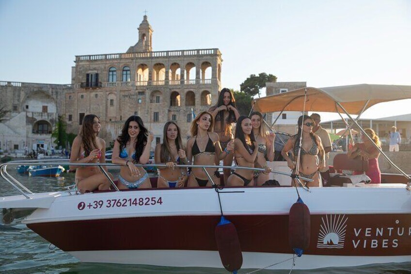 Exclusive Boat Party Experience