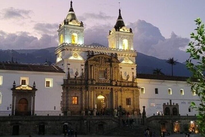 Private Walking Tour of Quito With A Guide