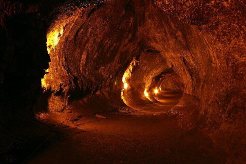 Inside Nahuku (Thurston Lava Tube)