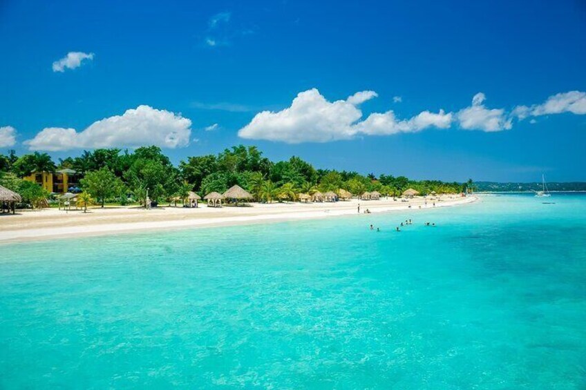 Pristine Seven Mile Beach 