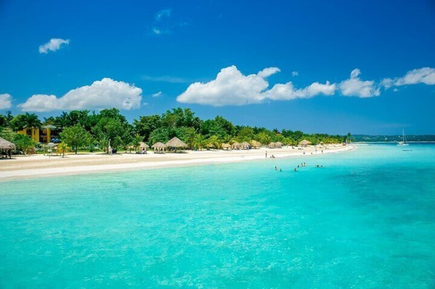 Pristine Seven Mile Beach