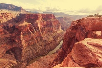 Private Desert Island Tour to Grand Canyon