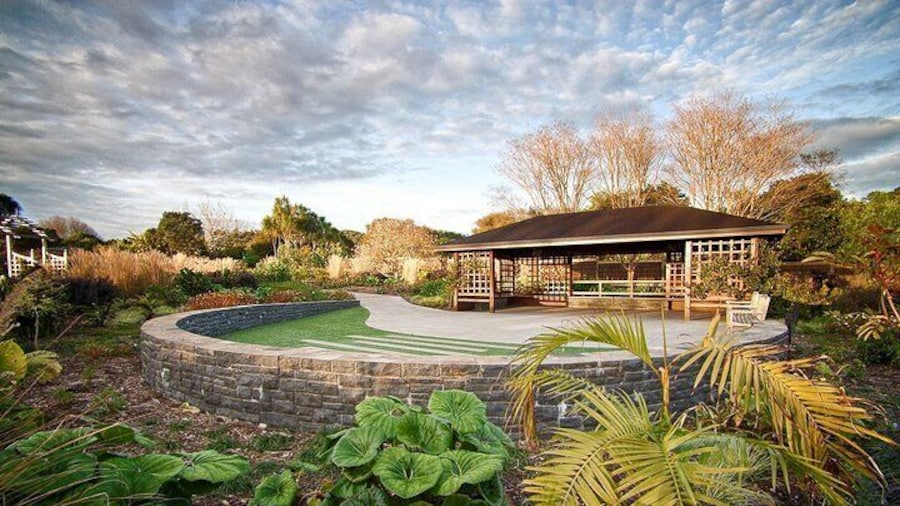 Full Day Private Garden and Sculpture Tour in Auckland