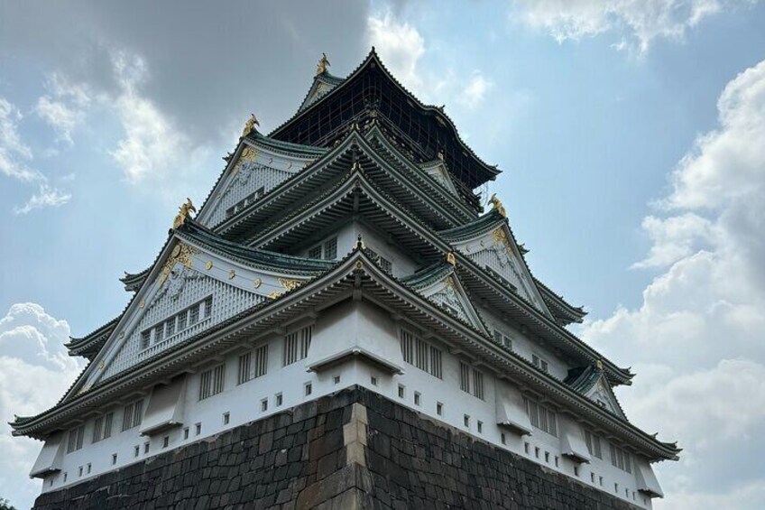 Osaka Castle Walking with Tour Guide