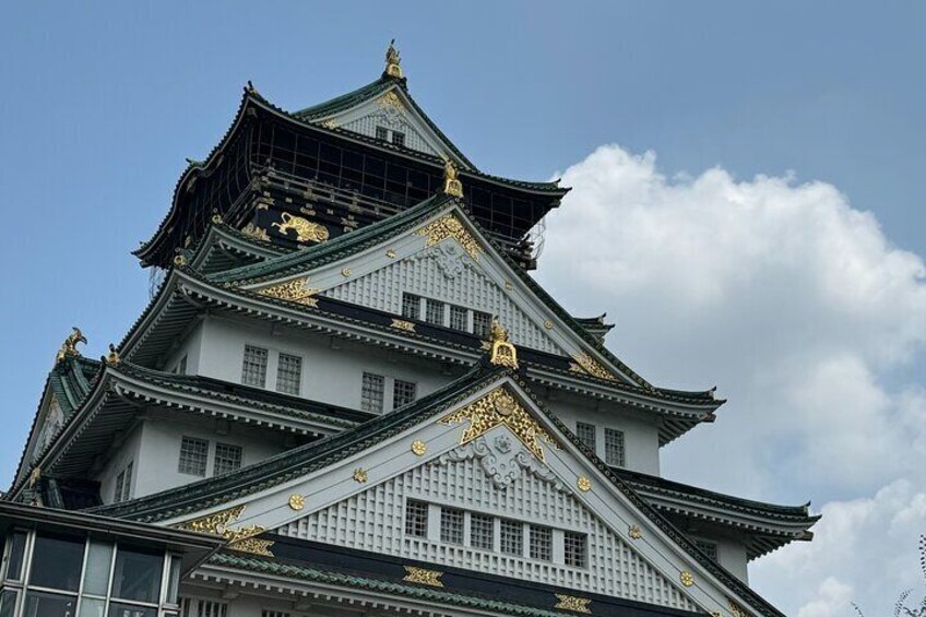 Osaka Castle Walking with Tour Guide