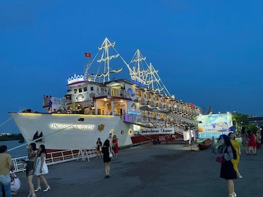 Ho Chi Minh City: Saigon River Dinner Cruise kanssa Pickup