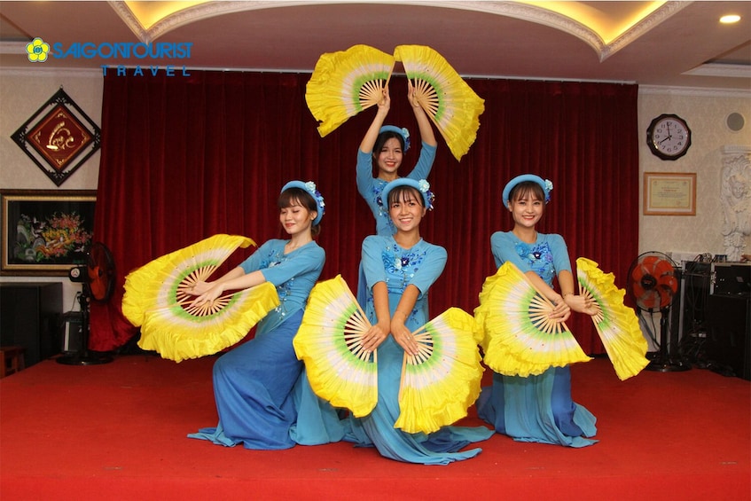Ho Chi Minh City: Saigon River Dinner Cruise with Pickup
