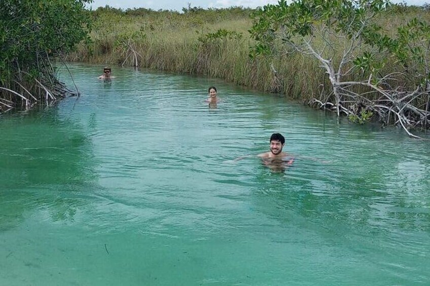 Sian Ka'an de Luxe Wildlife Watching and Snorkeling