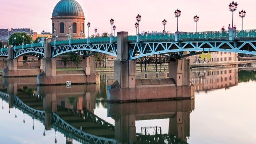 Toulouse Scavenger Hunt and Highlights Self-Guided Tour